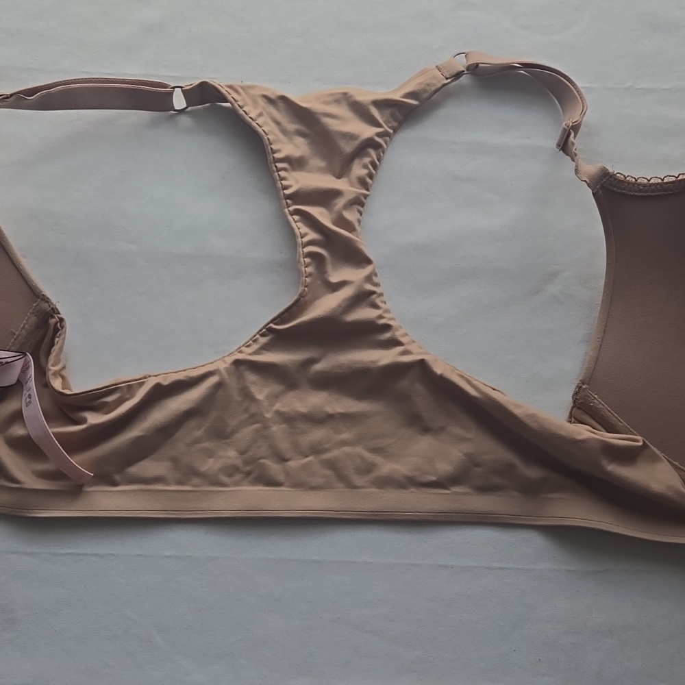 Victoria's Secret Tan Bra - Picture 3 of 7